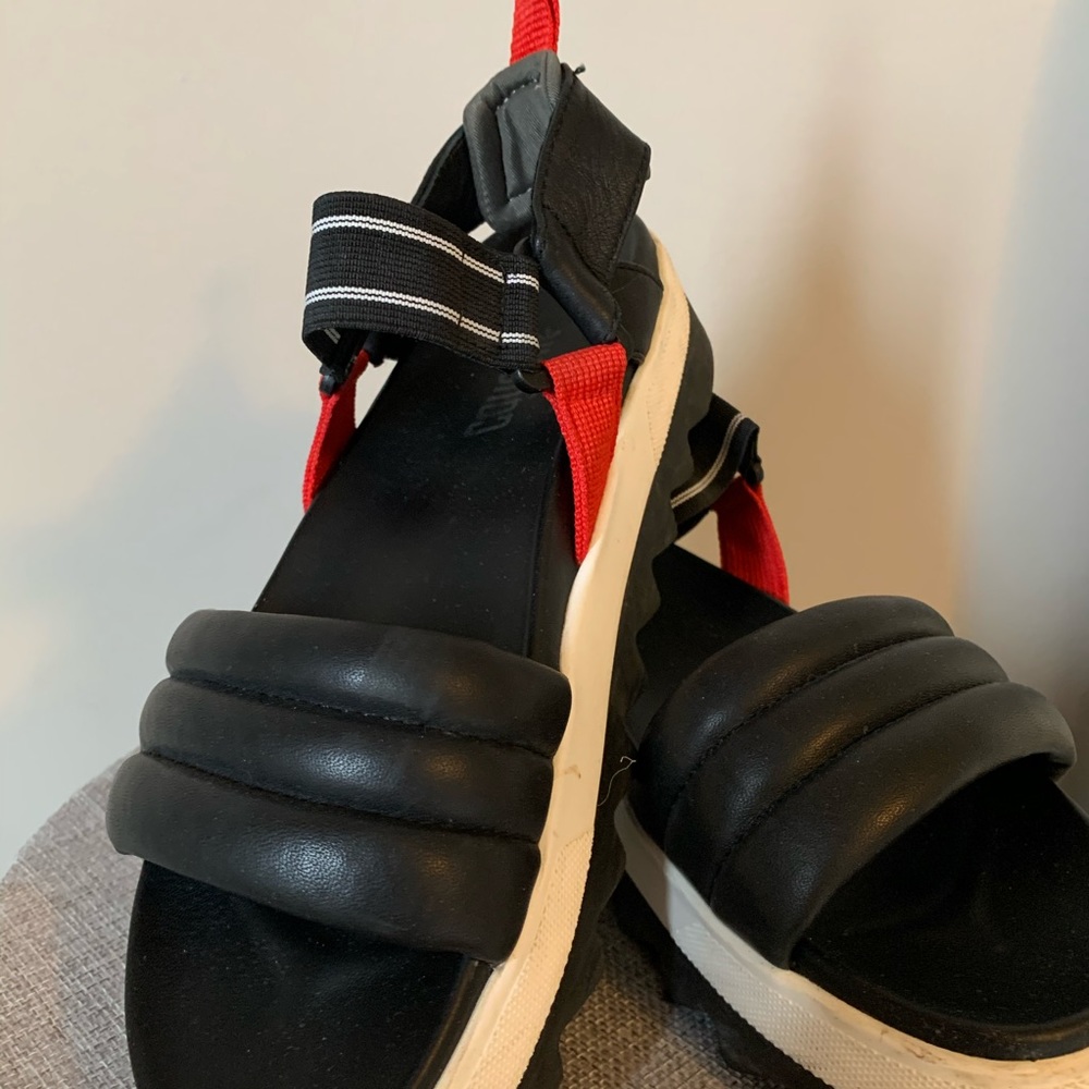 Cougar sandals